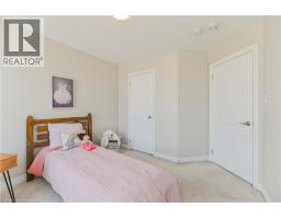 24 WEATHERALL Avenue - 33