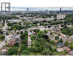 604 GUELPH Street - 44