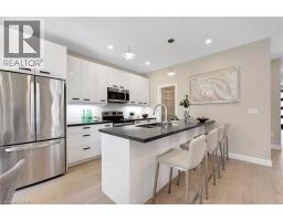 46 LOWELL Street N - 14