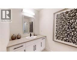 947 DEVERON Crescent - 22