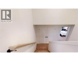 947 DEVERON Crescent - 24