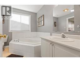 118 CHATEAU Crescent - 20