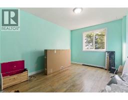 118 CHATEAU Crescent - 23
