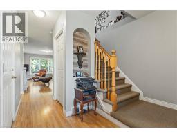 118 CHATEAU Crescent - 4