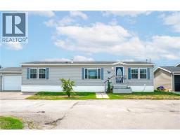 45 RIVERBEND Crescent - 1