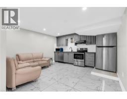 7 JENNER Court - 33