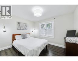 18 TWEEDSMUIR Avenue - 12