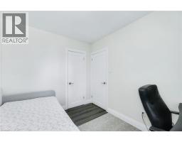 18 TWEEDSMUIR Avenue - 16