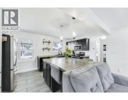 18 TWEEDSMUIR Avenue - 7
