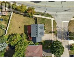 246 DARTMOOR Crescent - 40
