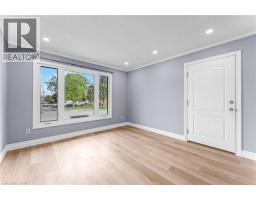 119 NICKOLAS Crescent - 10
