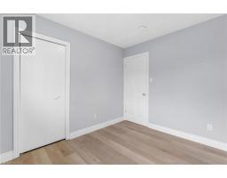 119 NICKOLAS Crescent - 16