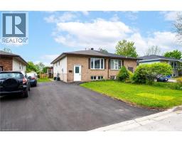 119 NICKOLAS Crescent - 2