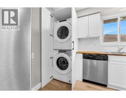 119 NICKOLAS Crescent - 23