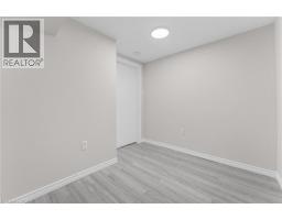 119 NICKOLAS Crescent - 31