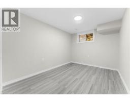 119 NICKOLAS Crescent - 34