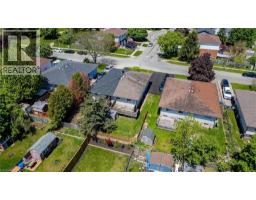 119 NICKOLAS Crescent - 43