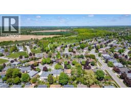119 NICKOLAS Crescent - 48