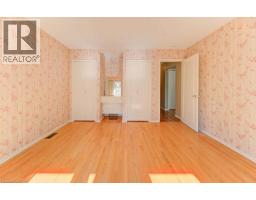12 OLD YORK Crescent - 16