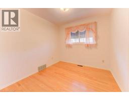 12 OLD YORK Crescent - 19