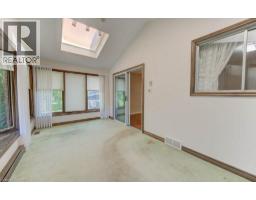 12 OLD YORK Crescent - 35