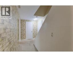 12 OLD YORK Crescent - 41