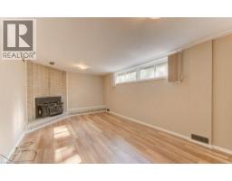 12 OLD YORK Crescent - 44