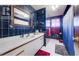 42 RUFFIAN Road - 23