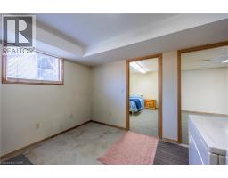 99 WELLINGTON Street - 18