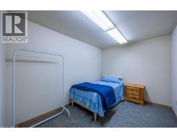 99 WELLINGTON Street - 19