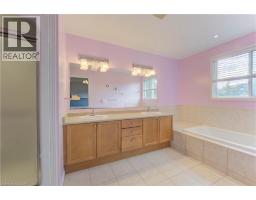579 COMMONWEALTH Crescent - 26