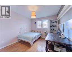 579 COMMONWEALTH Crescent - 32