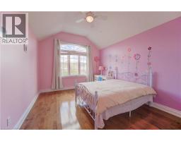 579 COMMONWEALTH Crescent - 33