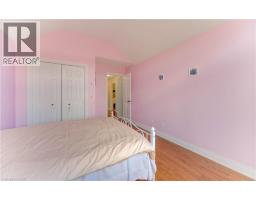 579 COMMONWEALTH Crescent - 34