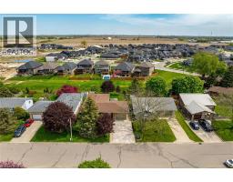 47 MARLEY Crescent - 40