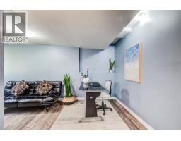633 GRANGE Crescent - 34
