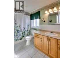 6 HEATHERWOOD Place - 33