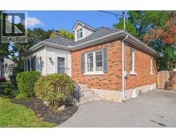 96 SELKIRK Street - 3