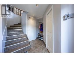 15 JAYLIN Crescent - 9