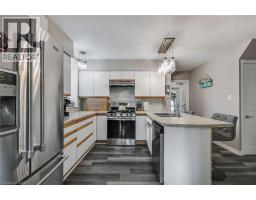 36 JOHN Street W - 13