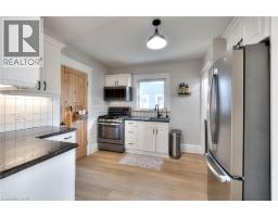 33 BLOOMINGDALE Road N - 12