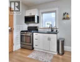 33 BLOOMINGDALE Road N - 13