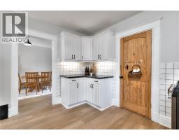 33 BLOOMINGDALE Road N - 14