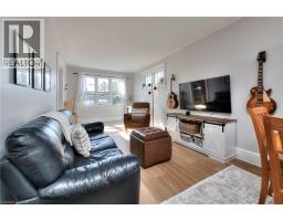 33 BLOOMINGDALE Road N - 18