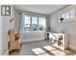 33 BLOOMINGDALE Road N - 19