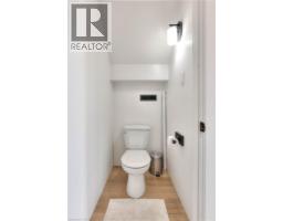 33 BLOOMINGDALE Road N - 22