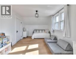 33 BLOOMINGDALE Road N - 27