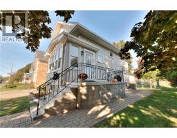 33 BLOOMINGDALE Road N - 3