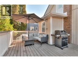 33 BLOOMINGDALE Road N - 34