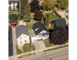 33 BLOOMINGDALE Road N - 42
